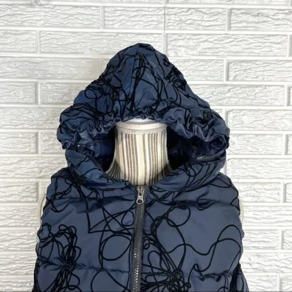 Calvin Klein Performance Puffy Blue Vest Black Velvet Squiggles Size Medium - Picture 7 of 9